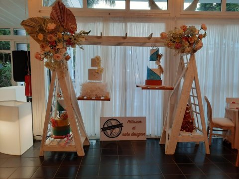 Stand de gâteaux mariage au ROZIE FESTIVAL